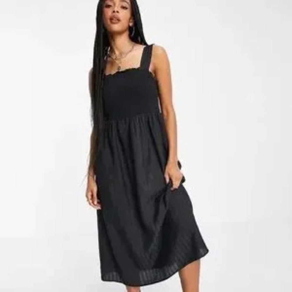 Topshop Black smocked Sleevless  Midi Dress size 6